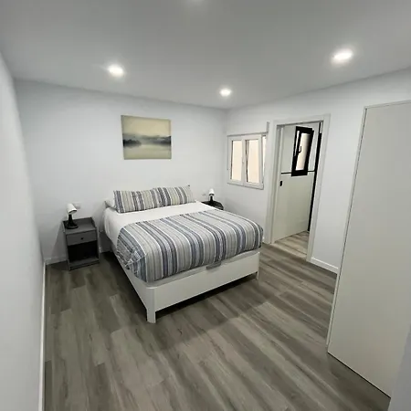 Апартаменти Sweet Flat Renovated 4 Pax *