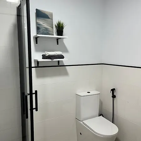 Апартаменти Sweet Flat Renovated 4 Pax *