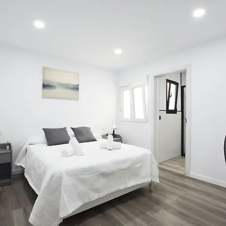 Апартаменти Sweet Flat Renovated 4 Pax
